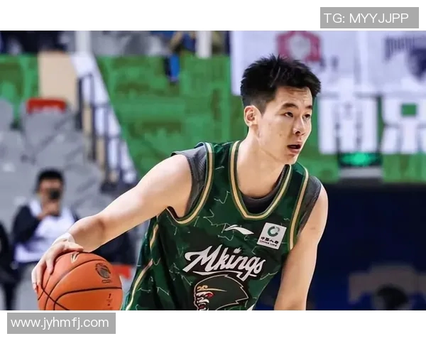 郭昊文：从篮球新星到职业生涯的璀璨之路探索与成长的故事